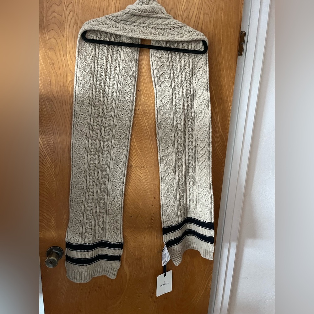Moncler Scairpa Tricot Tan and Black Cable Knit cashmere blend Scarf - Picture 13 of 14